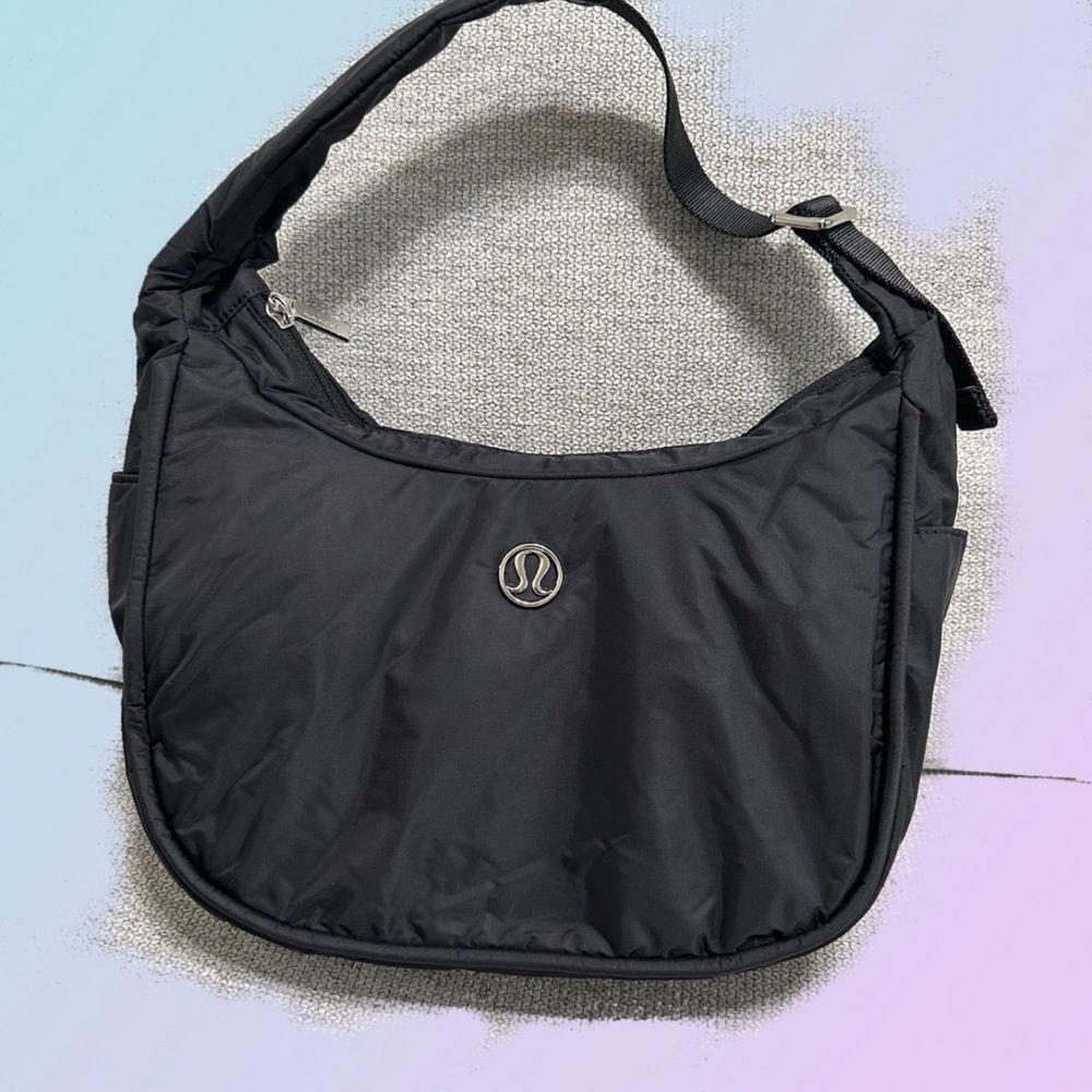 lululemon mini shoulder bag 4L